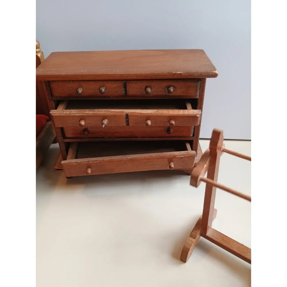 Vintage Miniatures Doll House Wooden Furniture Canopy‎ Bed Dresser Quilt Rack